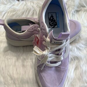 Cute vans, never worn!